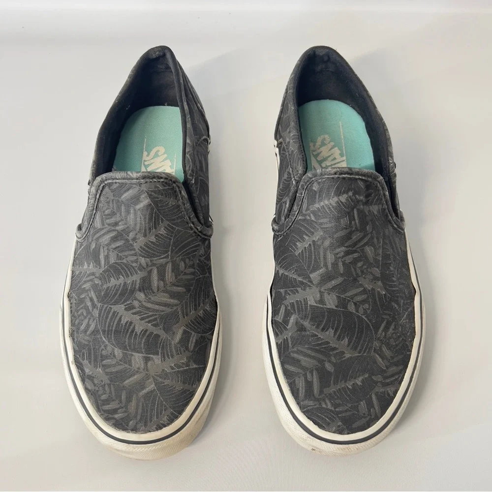 Vans Women’s 7.5 Gray Tropical Leaf Patterned Slip-On Shoes - Picture 4 of 10